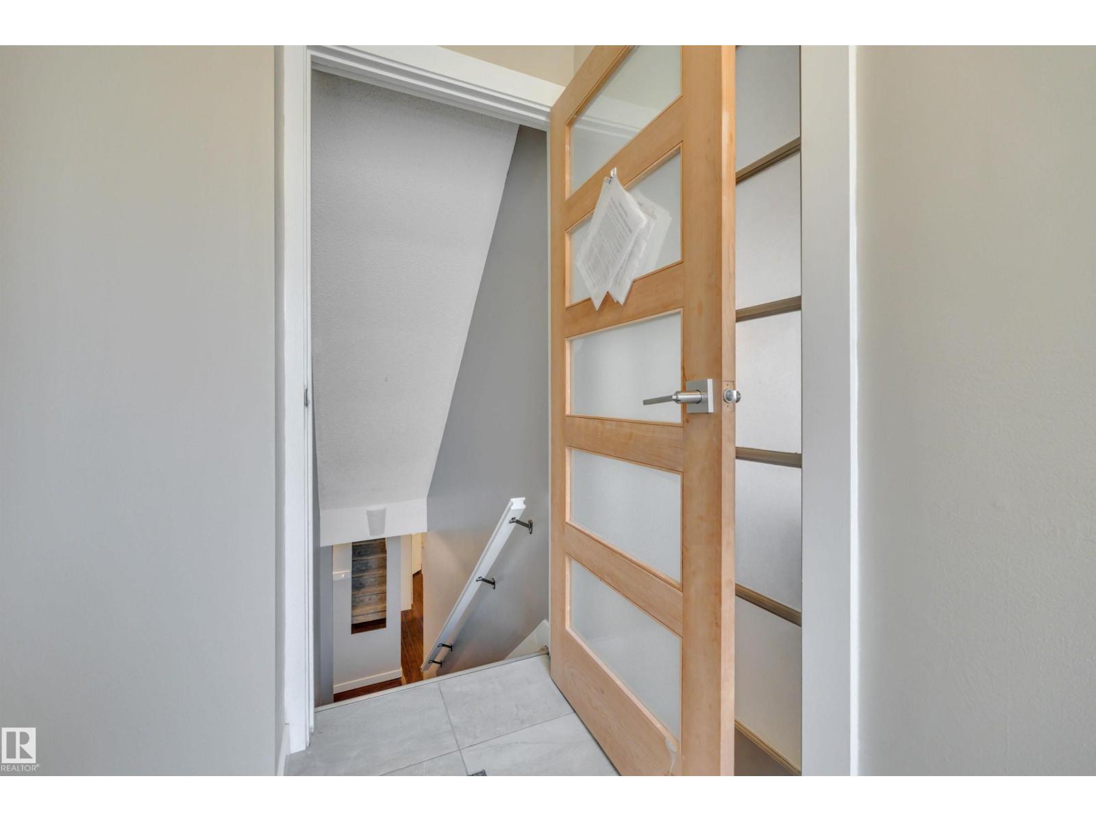 8807 31 Av Nw, Edmonton, Alberta  T6K 3A7 - Photo 43 - E4478323