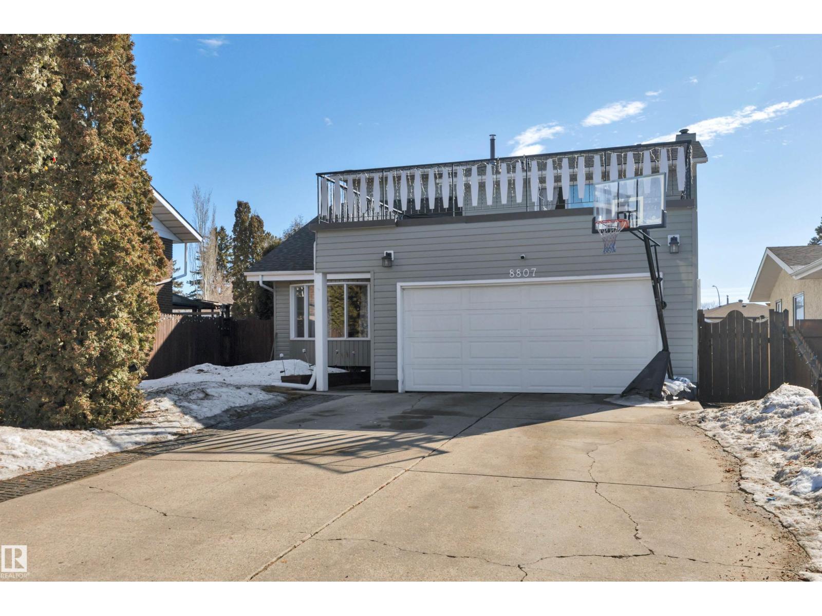 8807 31 Av Nw, Edmonton, Alberta  T6K 3A7 - Photo 2 - E4478323