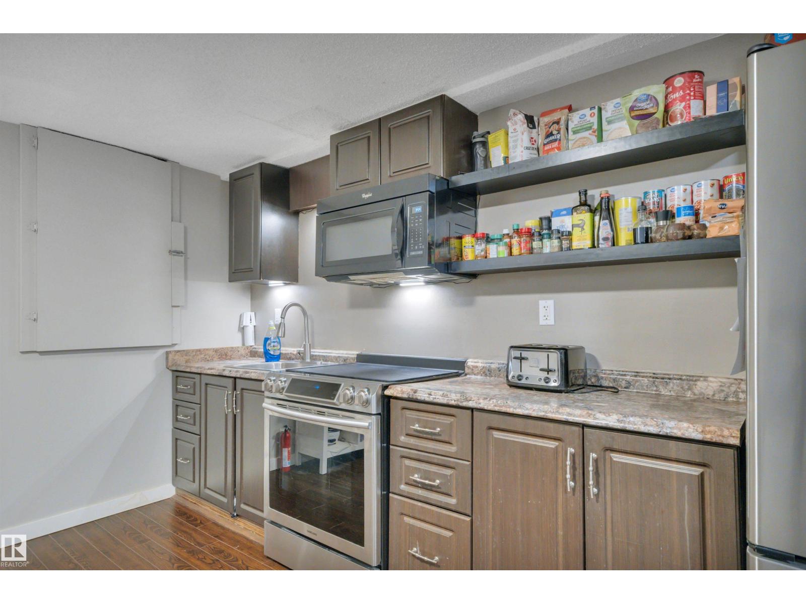 8807 31 Av Nw, Edmonton, Alberta  T6K 3A7 - Photo 52 - E4478323