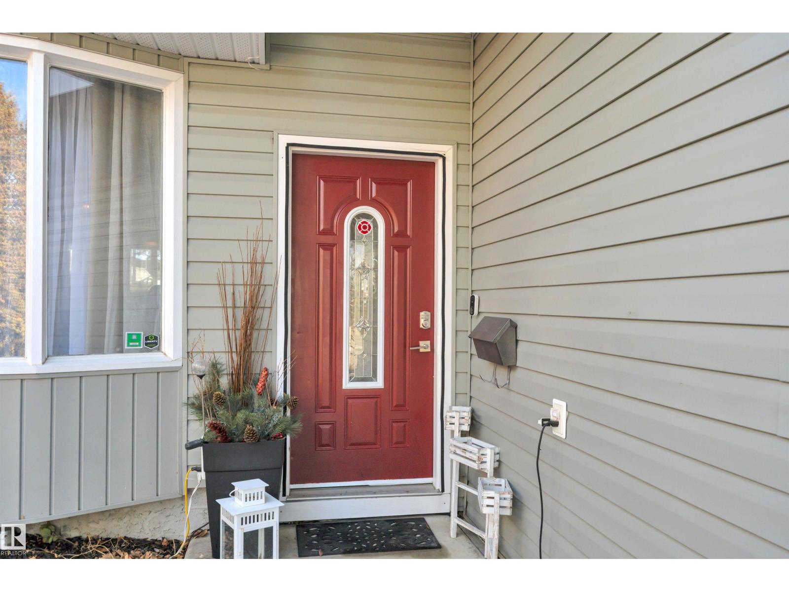 8807 31 Av Nw, Edmonton, Alberta  T6K 3A7 - Photo 3 - E4478323