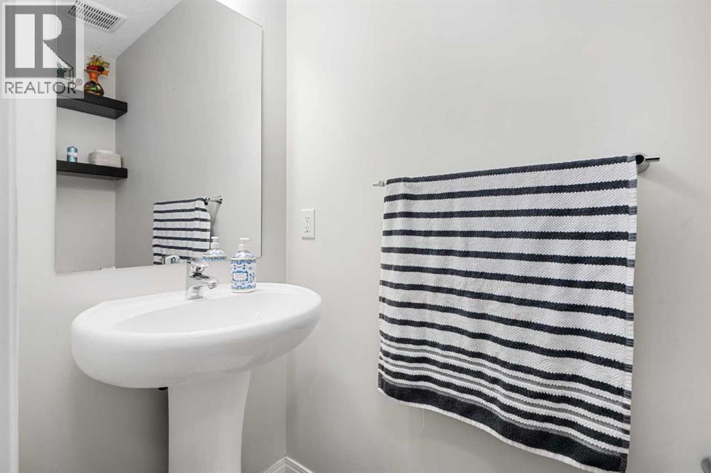 673 Hillcrest Road Sw, Airdrie, Alberta  T4B 4C7 - Photo 11 - A2296509