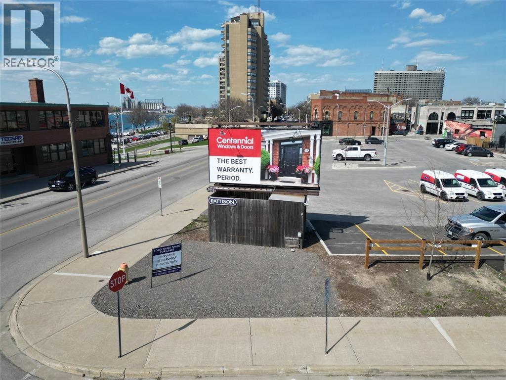 110 Davis Street, Sarnia, Ontario  N7T 5T6 - Photo 2 - 26006443