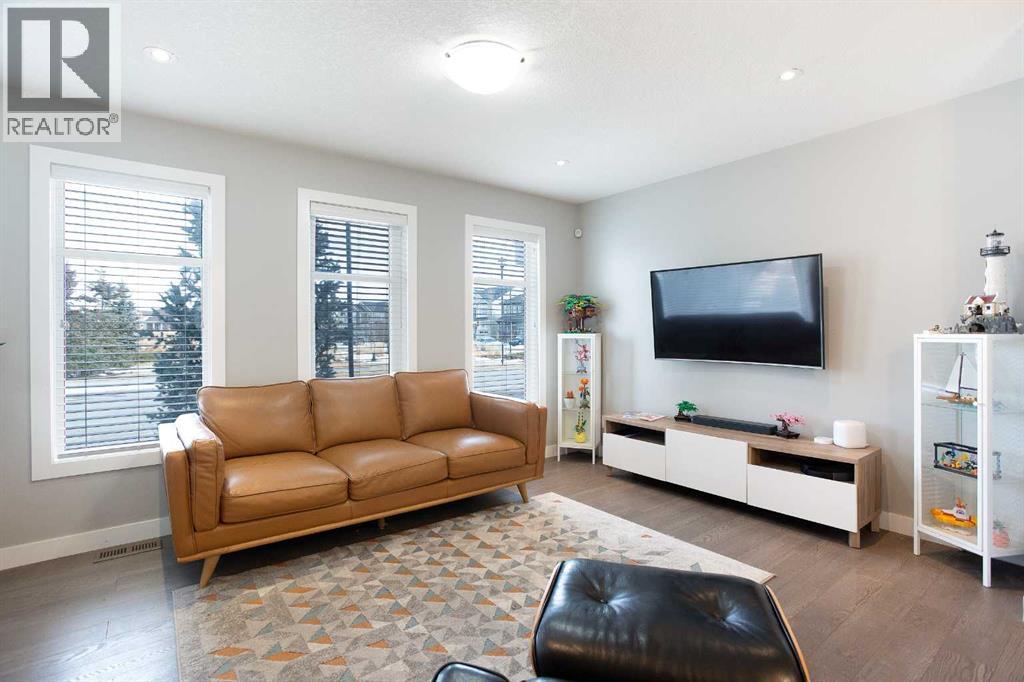 4104 Windsong Boulevard SW, Airdrie, Alberta  T4B 4A2 - Photo 3 - A2289678