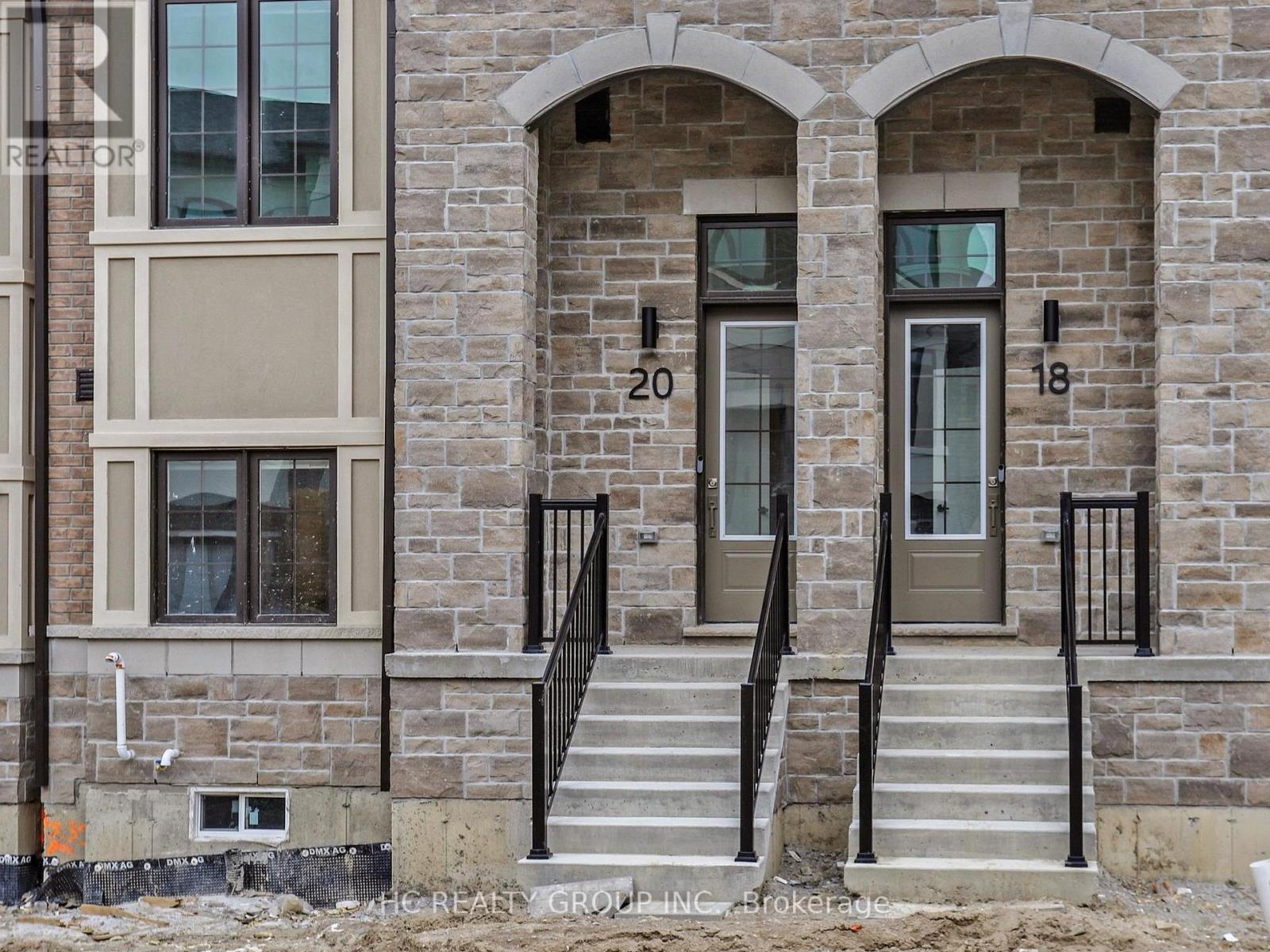 20 Bullata Lane, Richmond Hill, Ontario  L4B 0J5 - Photo 2 - N12933270