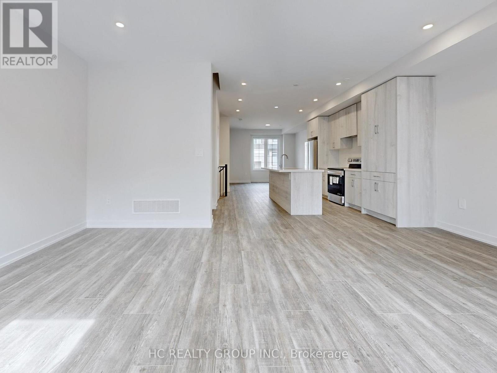 20 Bullata Lane, Richmond Hill, Ontario  L4B 0J5 - Photo 4 - N12933270