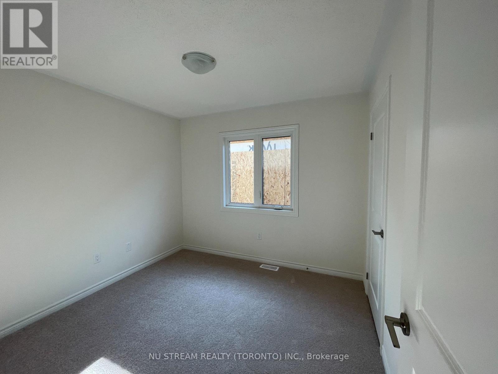 20 Phoenix Boulevard, Barrie, Ontario  L9J 0P6 - Photo 13 - S12933252