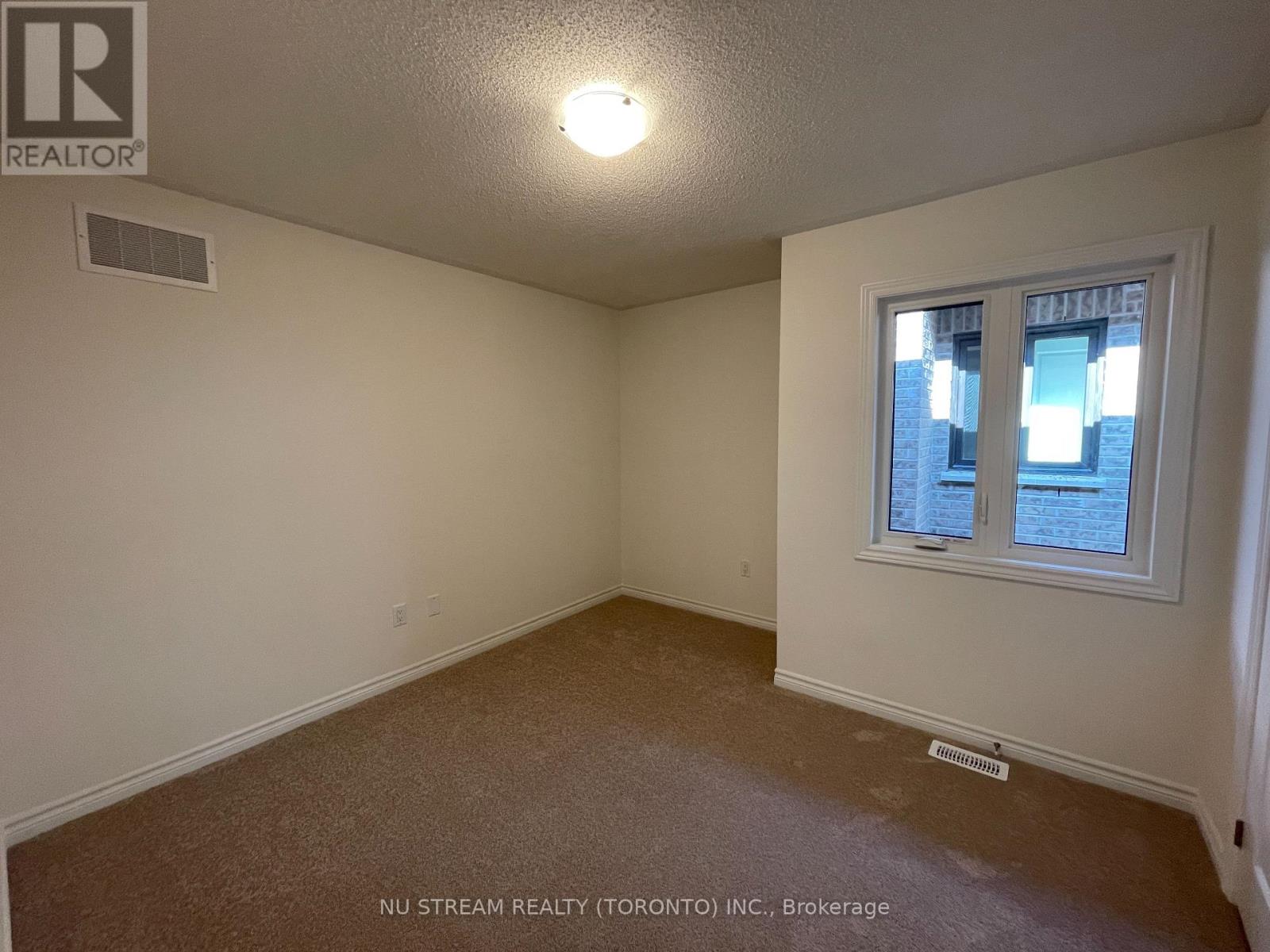 20 Phoenix Boulevard, Barrie, Ontario  L9J 0P6 - Photo 14 - S12933252