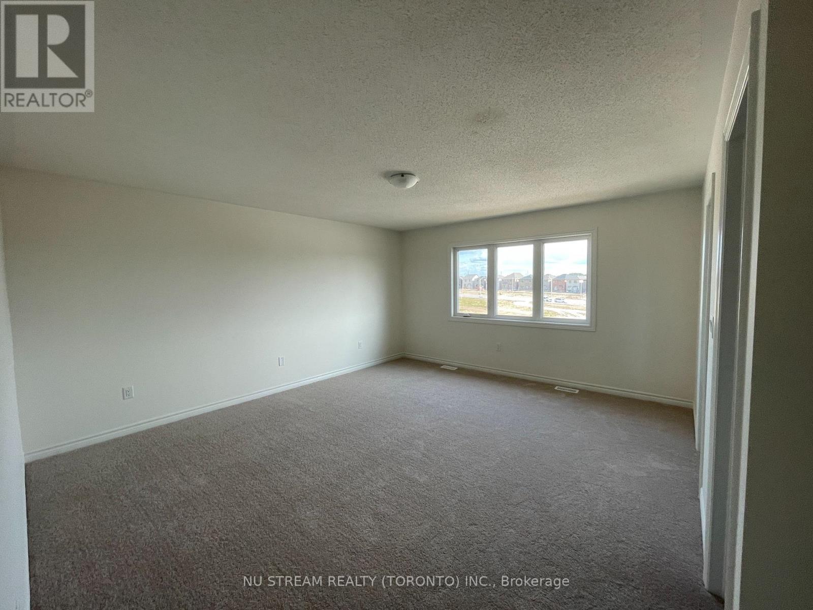 20 Phoenix Boulevard, Barrie, Ontario  L9J 0P6 - Photo 16 - S12933252