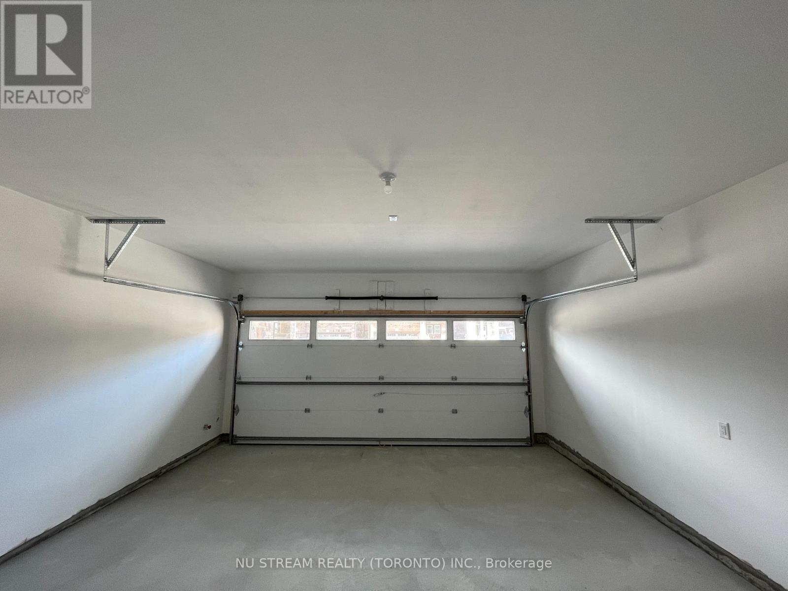 20 Phoenix Boulevard, Barrie, Ontario  L9J 0P6 - Photo 18 - S12933252