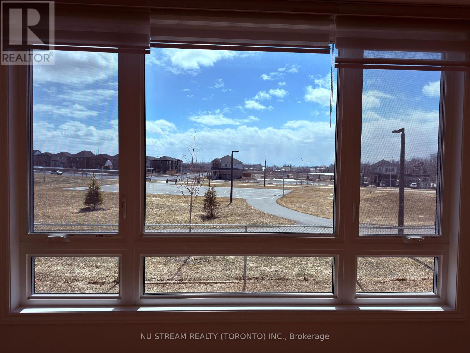 20 Phoenix Boulevard, Barrie, Ontario  L9J 0P6 - Photo 6 - S12933252