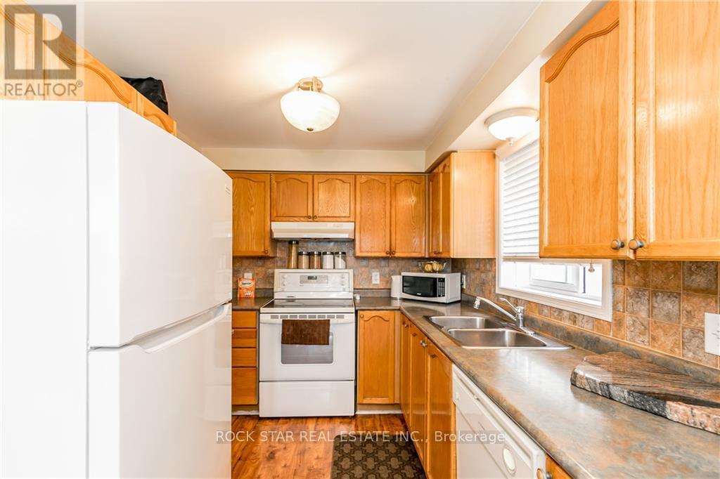 155 Nathan Crescent, Barrie (Painswick South), Ontario  L4N 0S6 - Photo 13 - S12933260