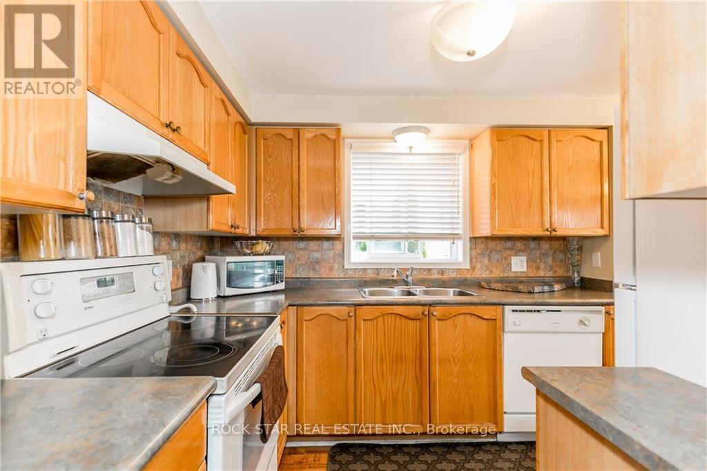 155 Nathan Crescent, Barrie (Painswick South), Ontario  L4N 0S6 - Photo 15 - S12933260