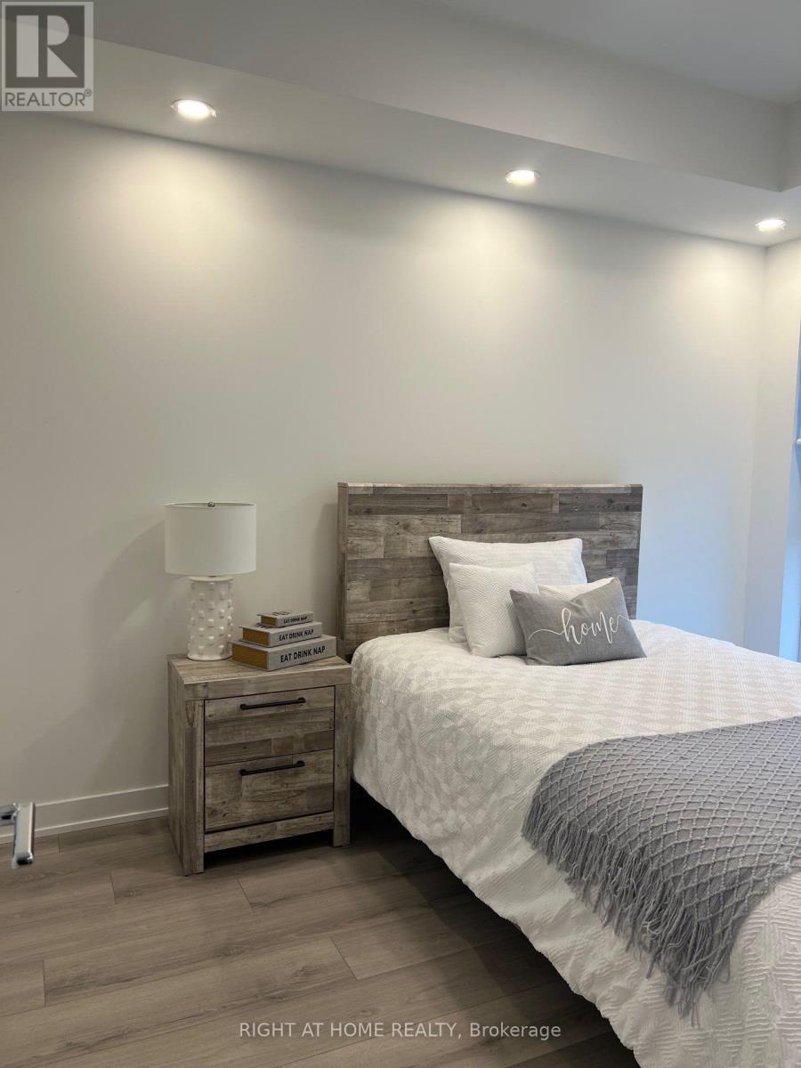 634 - 1005 Dundas Street E, Oakville, Ontario  L6H 8C7 - Photo 13 - W12933268