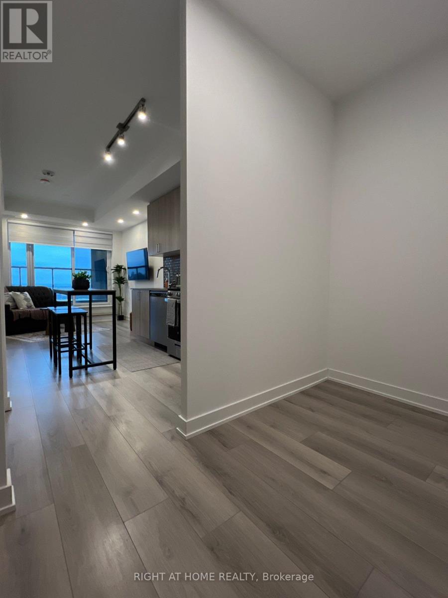 634 - 1005 Dundas Street E, Oakville, Ontario  L6H 8C7 - Photo 3 - W12933268