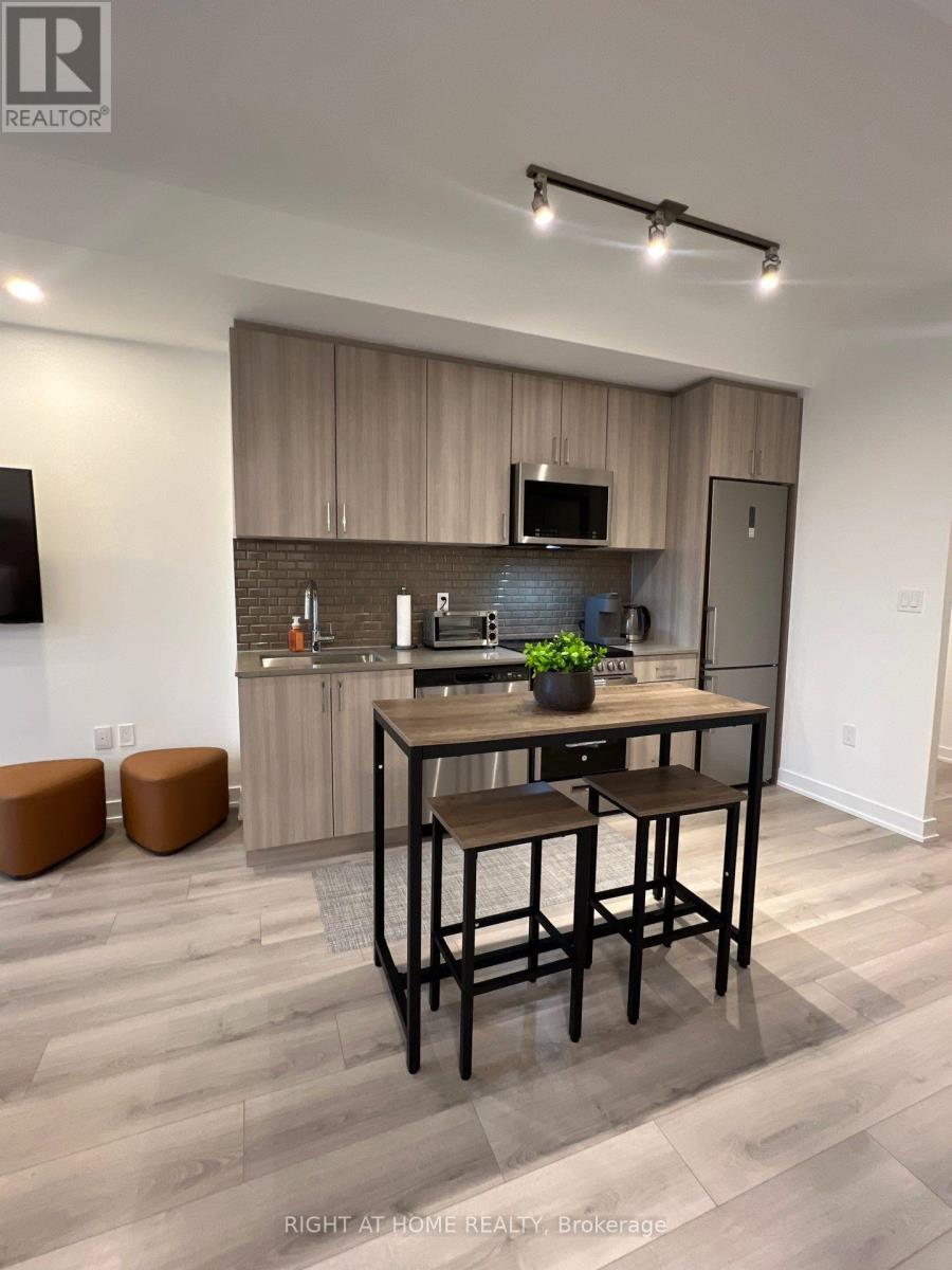 634 - 1005 Dundas Street E, Oakville, Ontario  L6H 8C7 - Photo 7 - W12933268