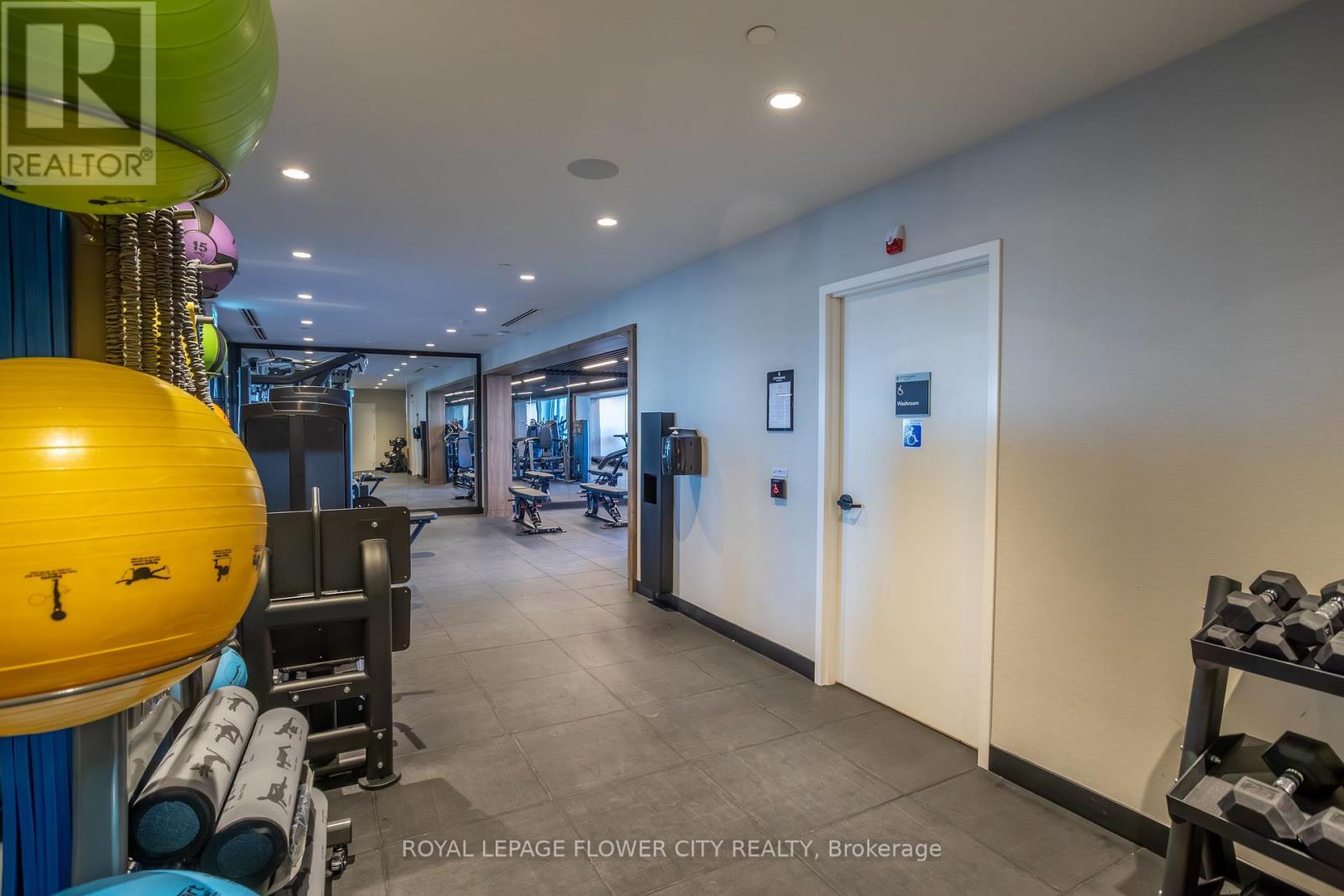 1818 - 15 Skyridge Drive, Brampton, Ontario  L6P 4S3 - Photo 46 - W12933272