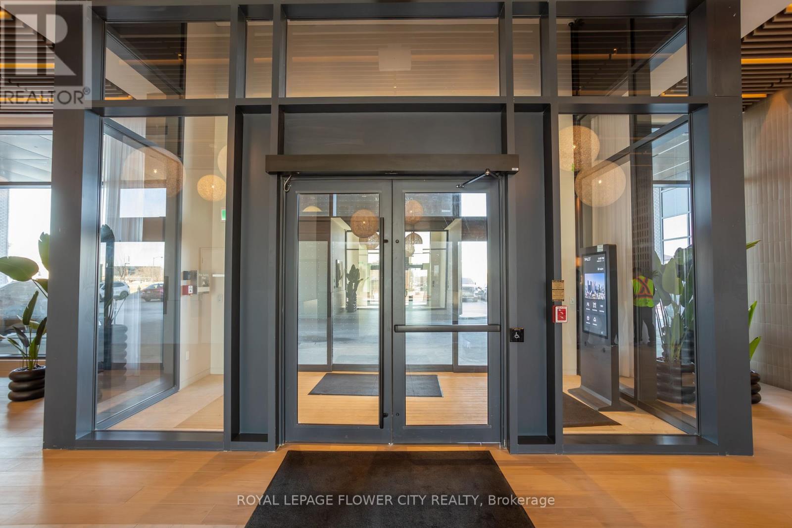 1818 - 15 Skyridge Drive, Brampton, Ontario  L6P 4S3 - Photo 6 - W12933272