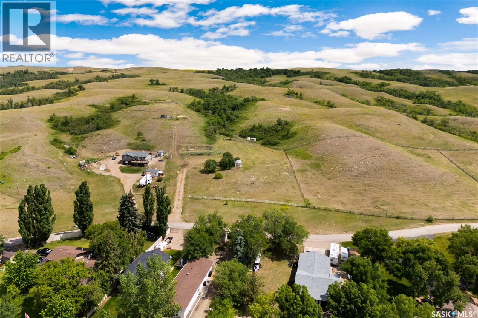 726 Daniel Drive, Dufferin Rm No. 190, Saskatchewan  S6H 7S9 - Photo 2 - SK031487