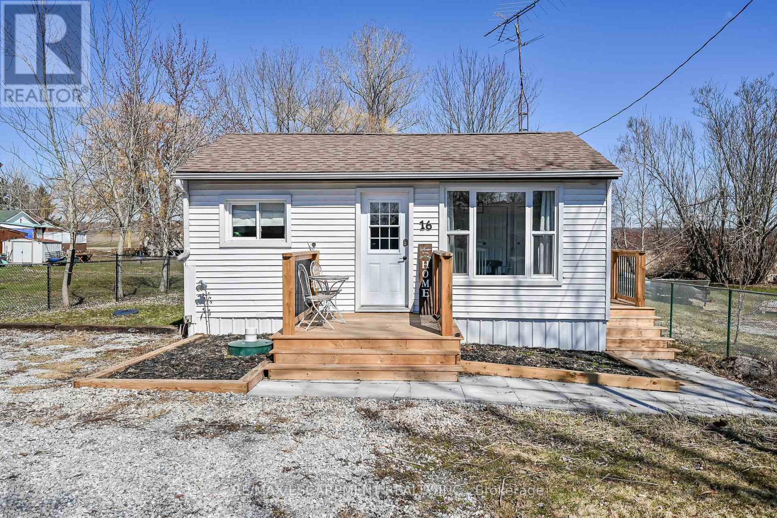 16 Swallow Lane, Haldimand, Ontario  N0A 1P0 - Photo 2 - X12933256