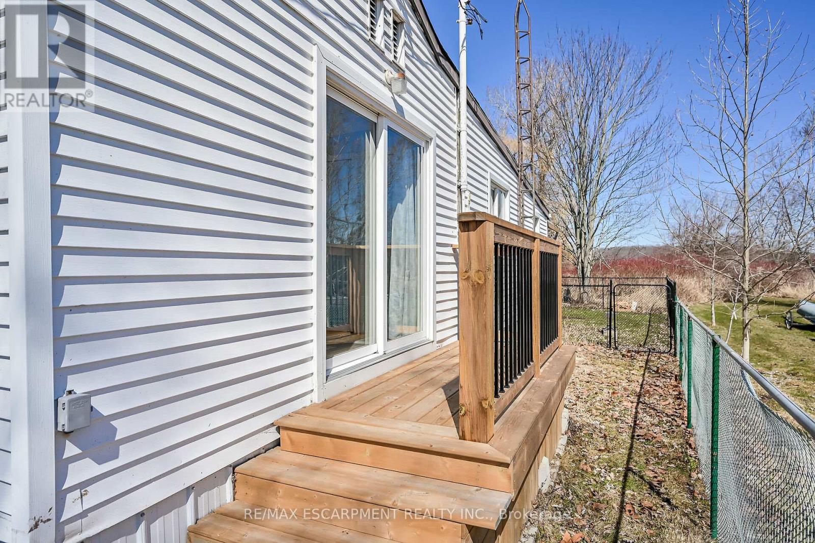 16 Swallow Lane, Haldimand, Ontario  N0A 1P0 - Photo 37 - X12933256