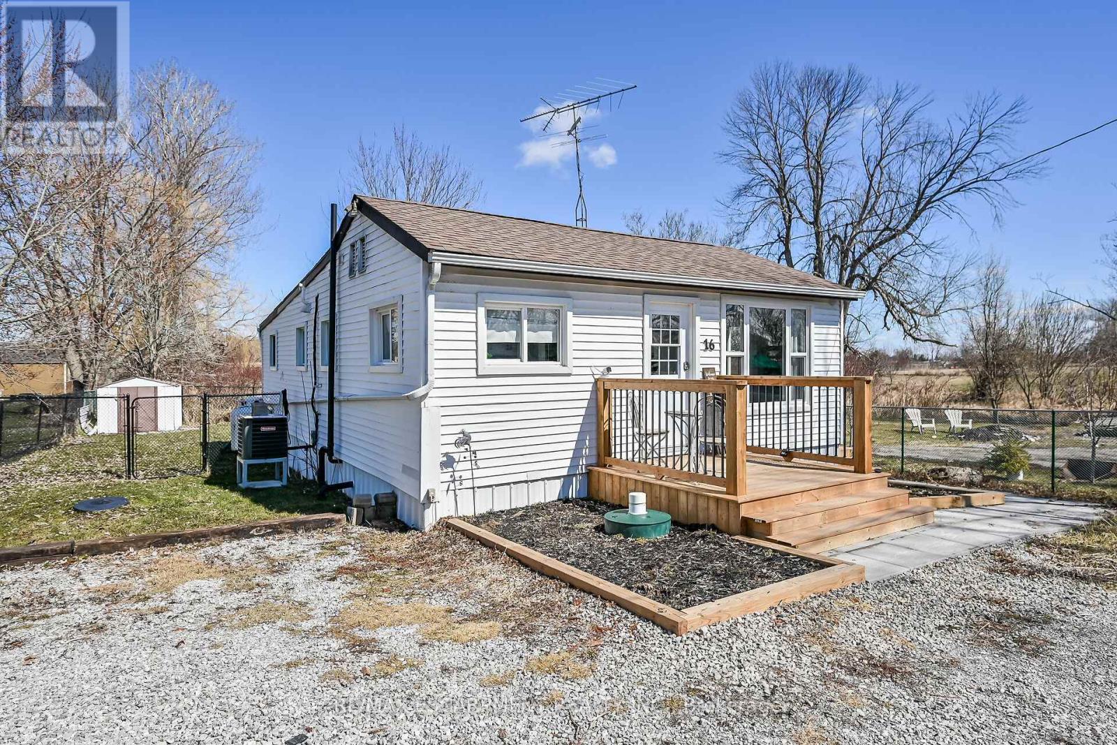 16 Swallow Lane, Haldimand, Ontario  N0A 1P0 - Photo 38 - X12933256