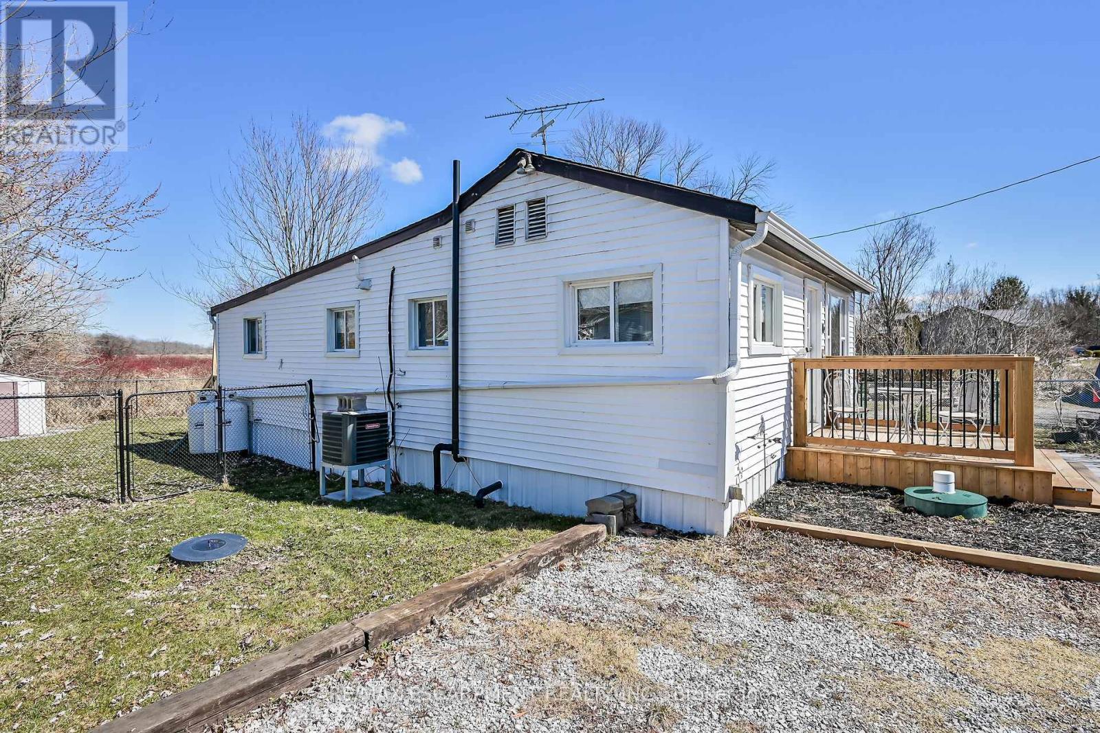 16 Swallow Lane, Haldimand, Ontario  N0A 1P0 - Photo 39 - X12933256