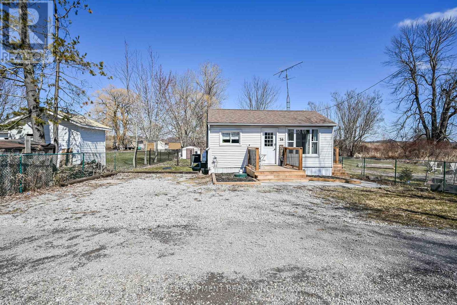 16 Swallow Lane, Haldimand, Ontario  N0A 1P0 - Photo 4 - X12933256