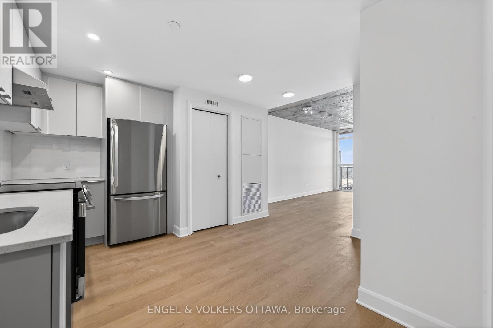 1203 - 1360 Carling Avenue, Ottawa, Ontario  K1Z 0E4 - Photo 2 - X12925188