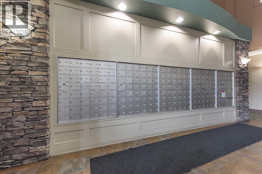 341, 20 Discovery Ridge Close SW, Calgary, Alberta  T3H 5X4 - Photo 3 - A2290041