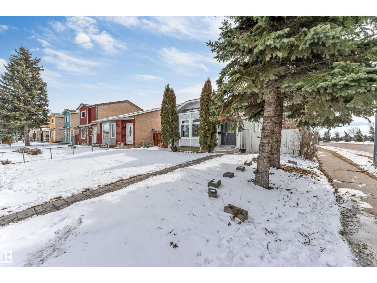 10865 21 Ave Nw, Edmonton, Alberta  T5J 5S1 - Photo 3 - E4479650