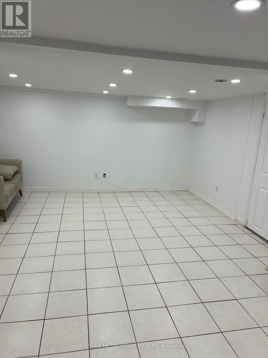 Bsmt - 3244 Lawrence Avenue E, Toronto, Ontario  M1H 1A4 - Photo 2 - E12779046