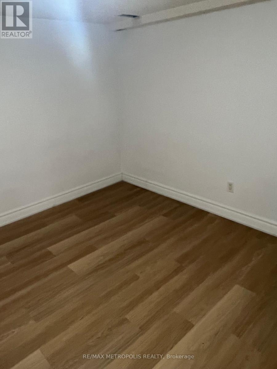 Bsmt - 3244 Lawrence Avenue E, Toronto, Ontario  M1H 1A4 - Photo 6 - E12779046