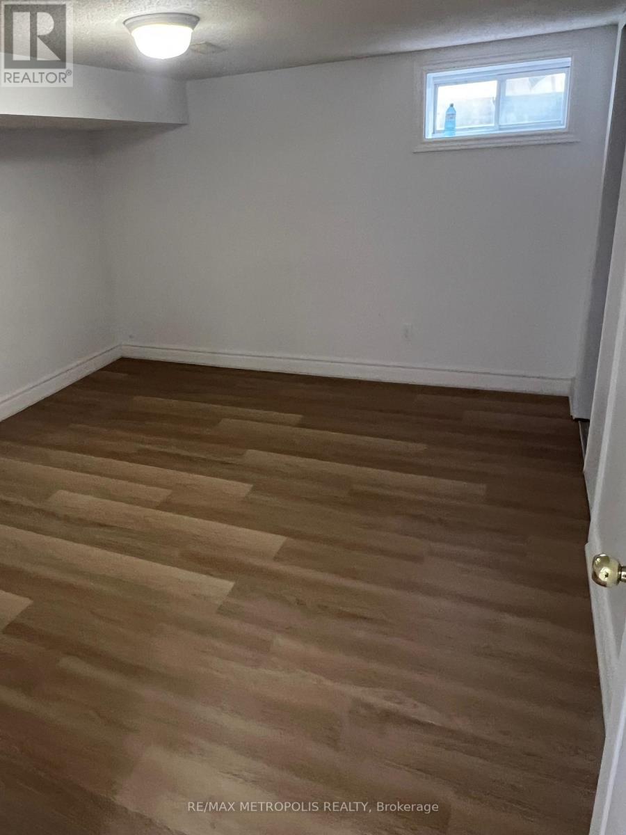 Bsmt - 3244 Lawrence Avenue E, Toronto, Ontario  M1H 1A4 - Photo 5 - E12779046