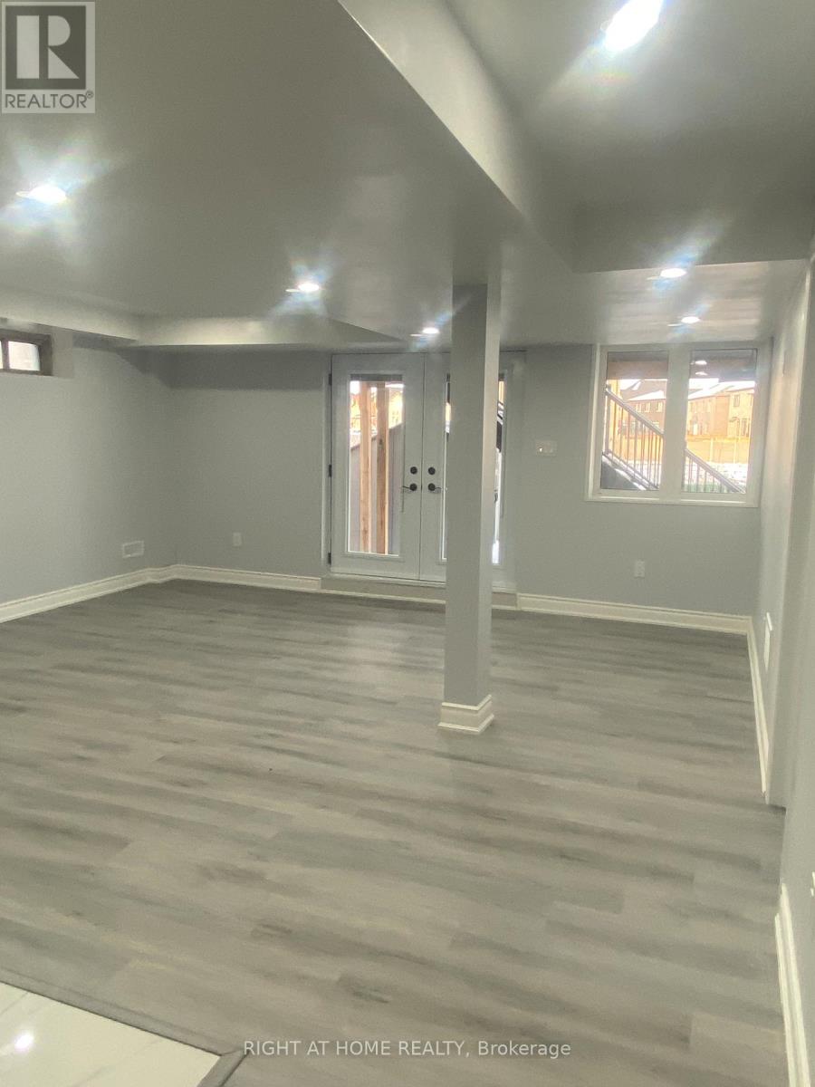 1400 Sq Ft Apx. - 89 Alistair Crescent, Vaughan, Ontario  L4H 4T7 - Photo 2 - N12907050