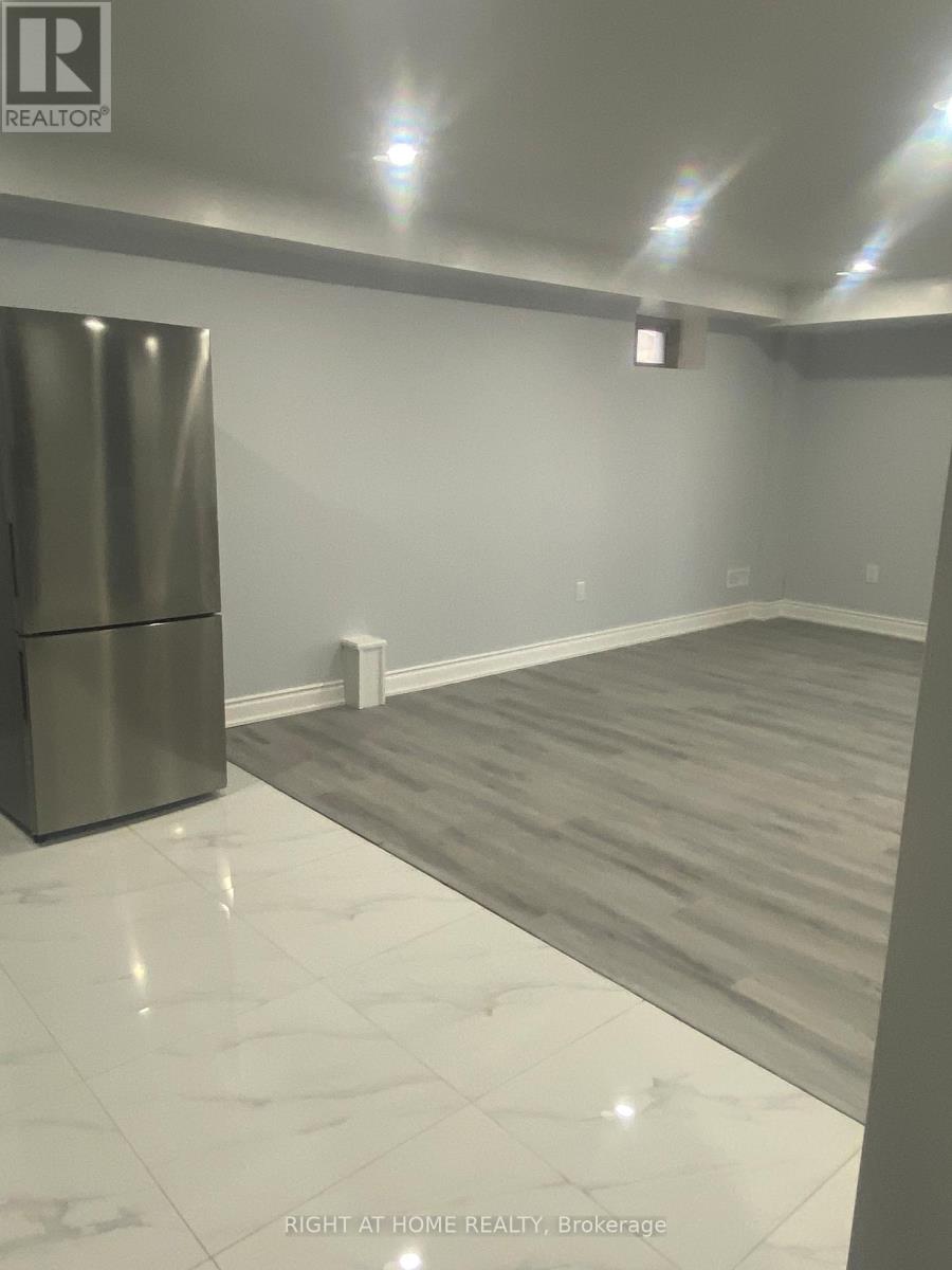 1400 Sq Ft Apx. - 89 Alistair Crescent, Vaughan, Ontario  L4H 4T7 - Photo 9 - N12907050