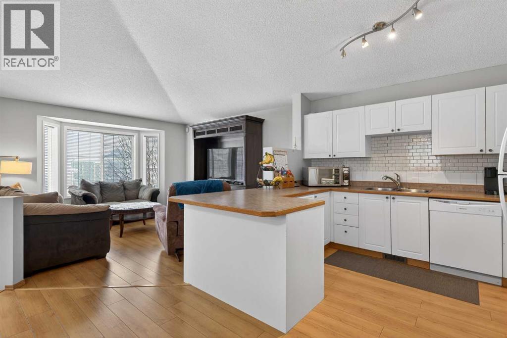 173 Martin Crossing Crescent Ne, Calgary, Alberta  T3J 3T1 - Photo 7 - A2296291