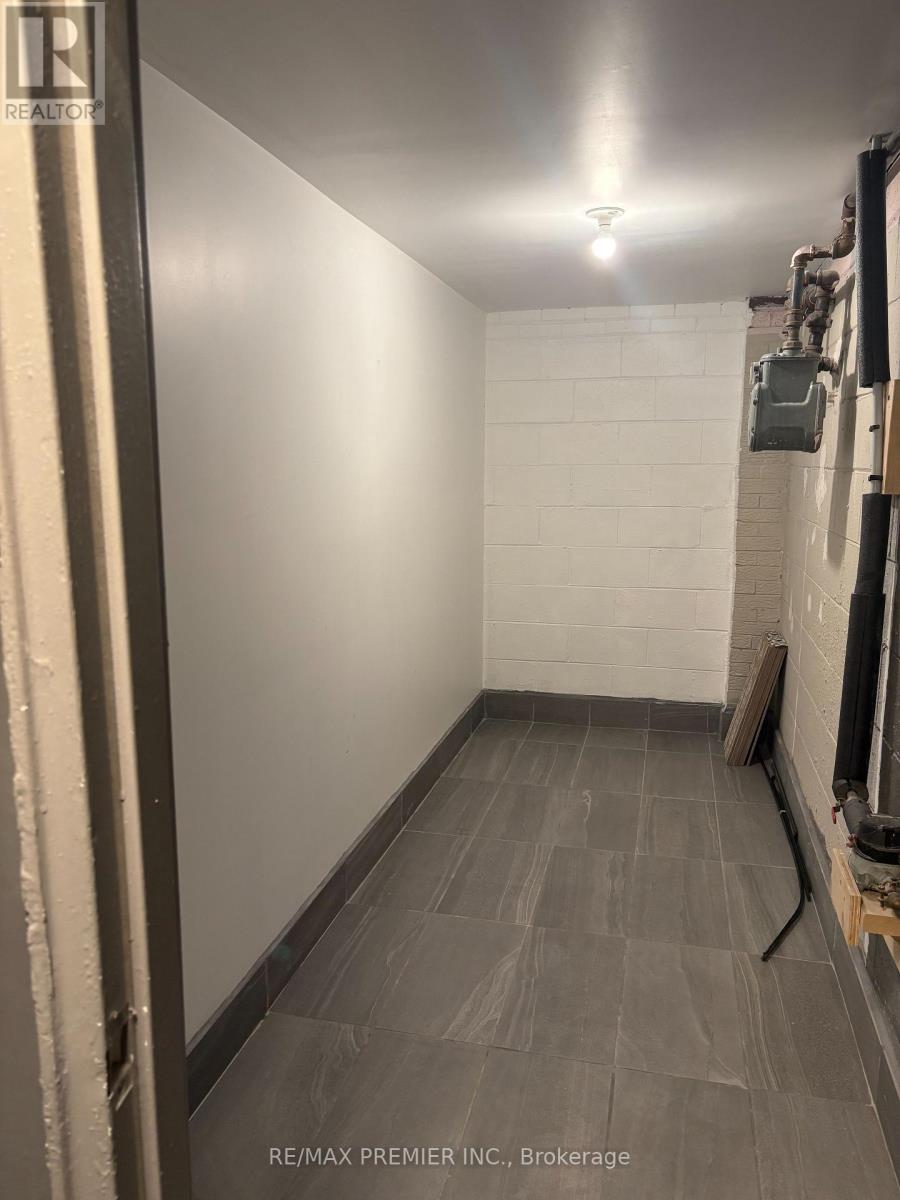 2892 Dufferin Street, Toronto, Ontario  M6B 3S6 - Photo 9 - W12849042