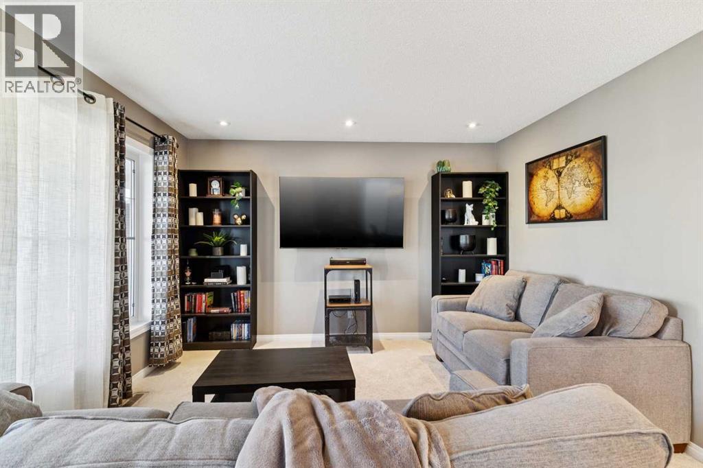 4024 Windsong Boulevard Sw, Airdrie, Alberta  T4B 3Z5 - Photo 2 - A2281992