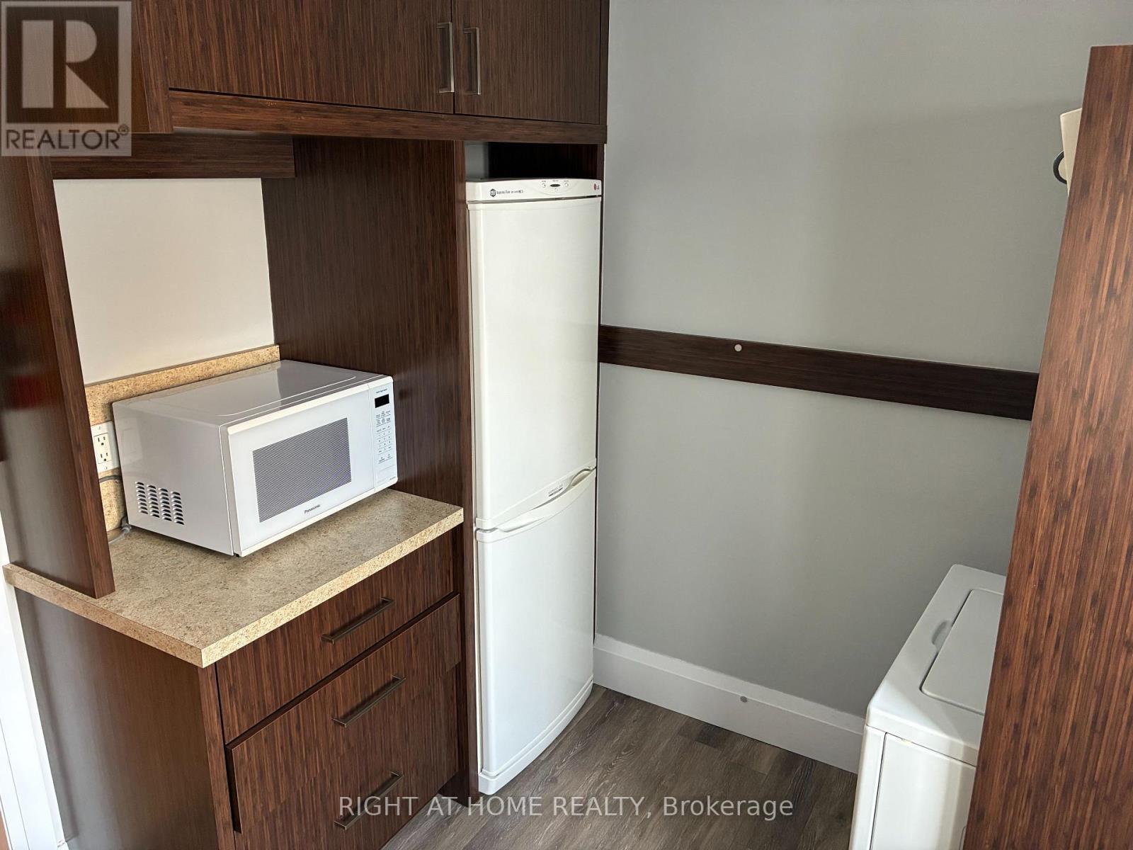 Apt A - 2583 Yonge Street, Toronto, Ontario  M4P 2J6 - Photo 8 - C12933330