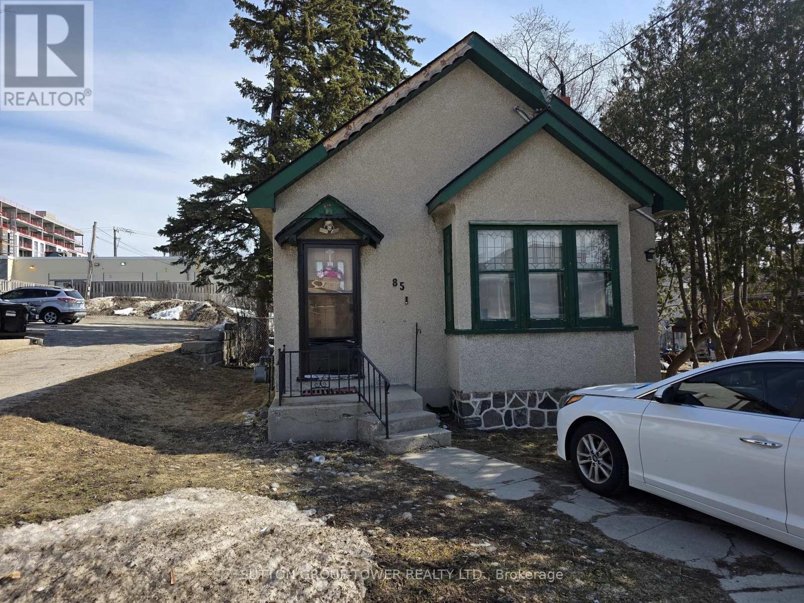 85 MAPLE AVENUE, Barrie, Ontario