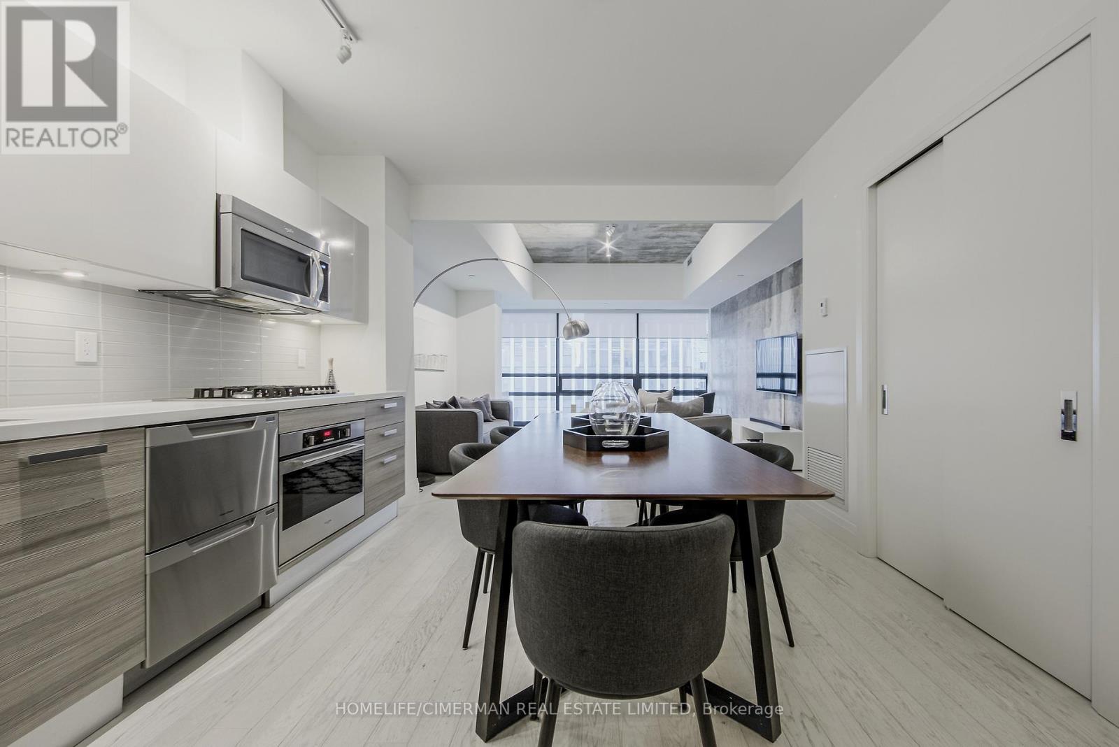 501 - 224 King Street W, Toronto, Ontario  M5V 1H8 - Photo 3 - C12839086