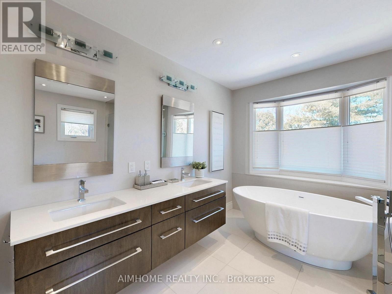 1417 Greendale Terrace, Oakville, Ontario  L6M 1W7 - Photo 32 - W12933324