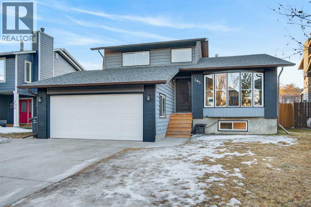303 Woodside Place, Okotoks, Alberta  T1S 1L9 - Photo 1 - A2285284