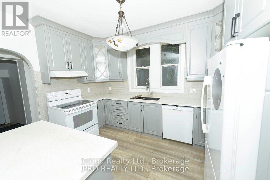 81 Florence Avenue, Kitchener, Ontario  N2A 2K9 - Photo 3 - X12933318