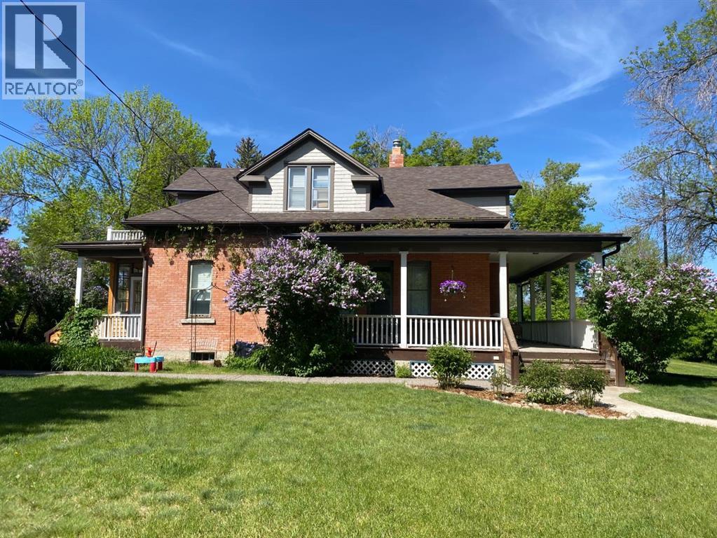 725 Macleod Trail Sw, High River, Alberta  T1V 1B8 - Photo 1 - A2283870