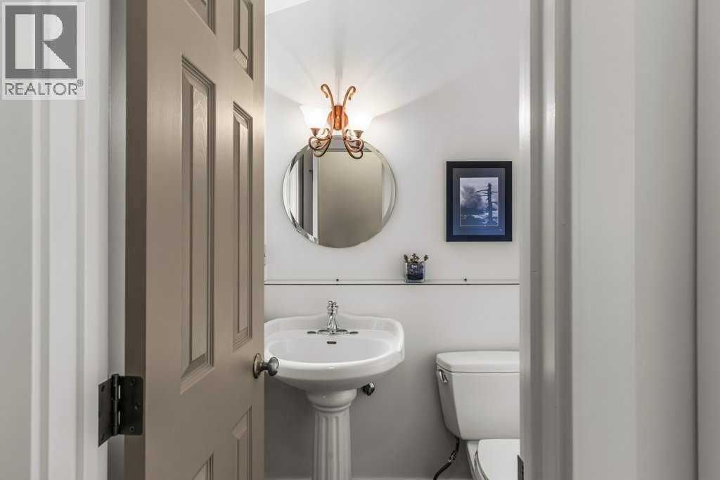 965 Lawrence Grassi Ridge, Canmore, Alberta  T1W 3C3 - Photo 18 - A2283866