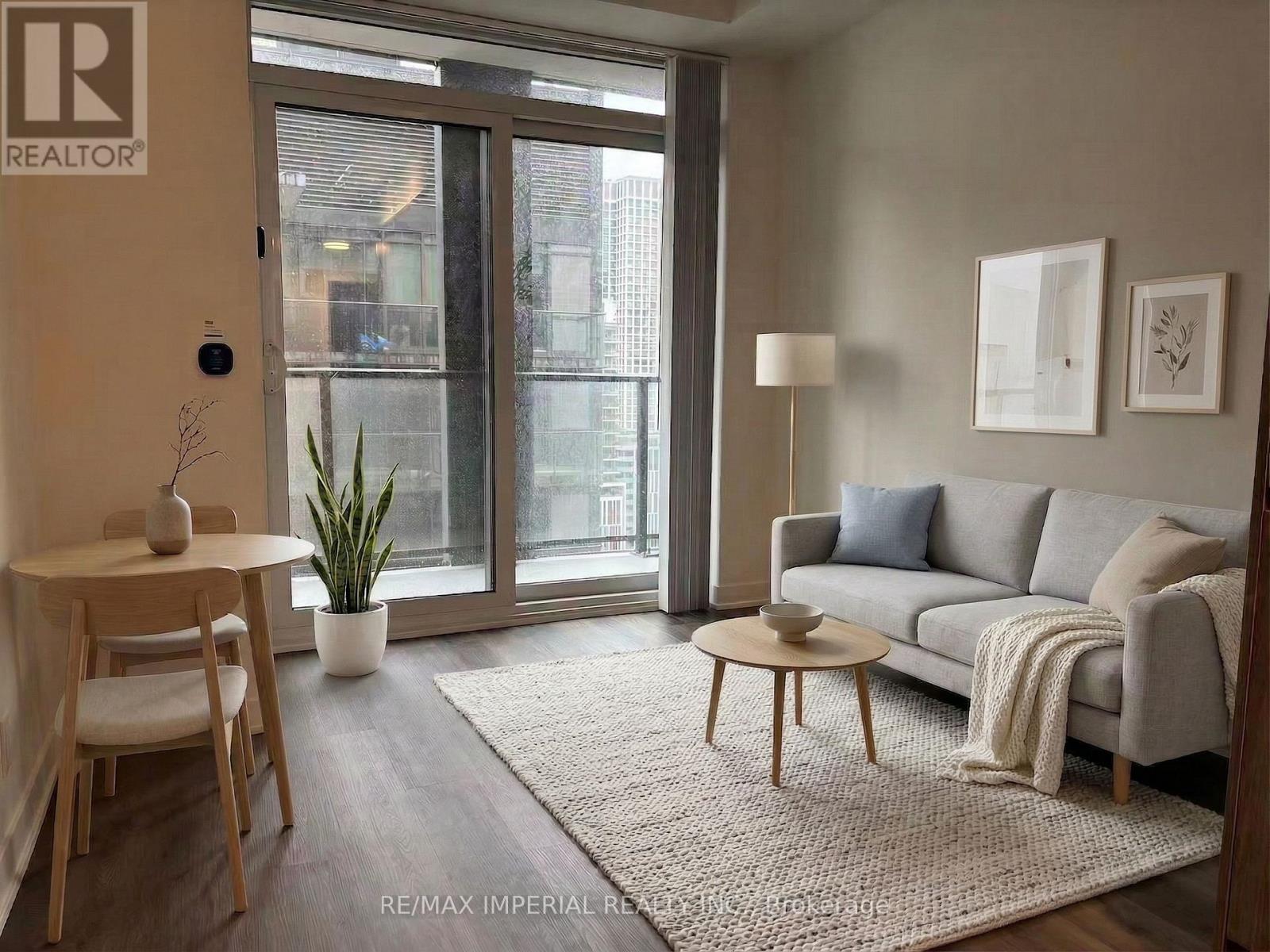 1815 - 180 Front Street E, Toronto, Ontario  M5A 0A9 - Photo 12 - C12933356