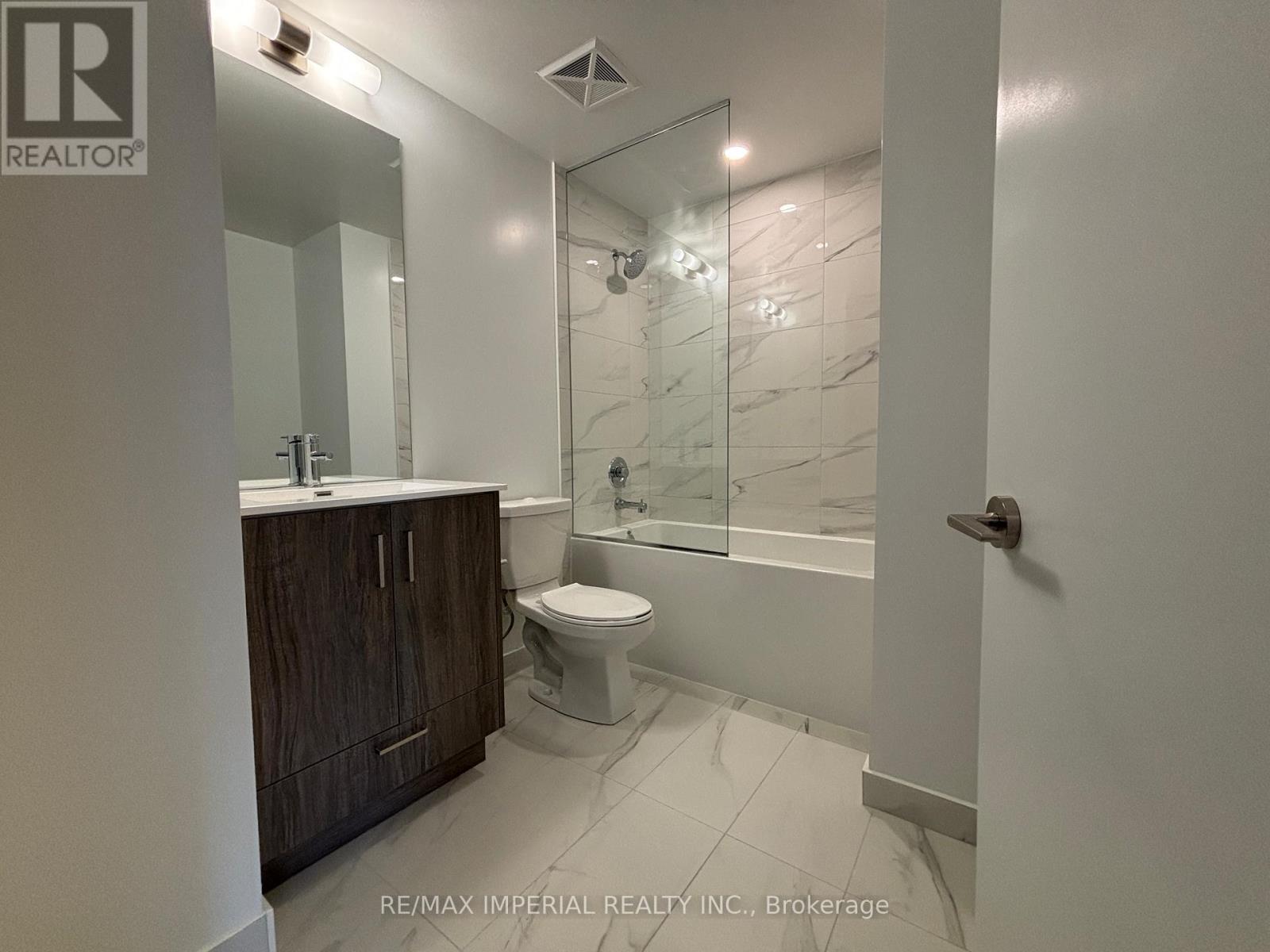 1815 - 180 Front Street E, Toronto, Ontario  M5A 0A9 - Photo 15 - C12933356