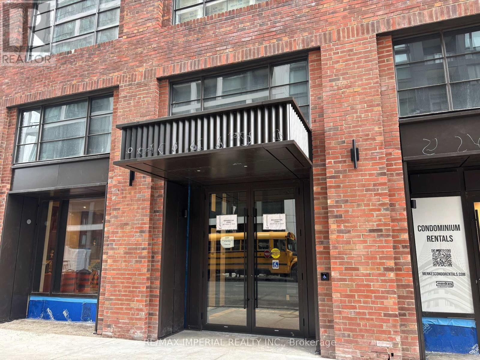 1815 - 180 Front Street E, Toronto, Ontario  M5A 0A9 - Photo 2 - C12933356