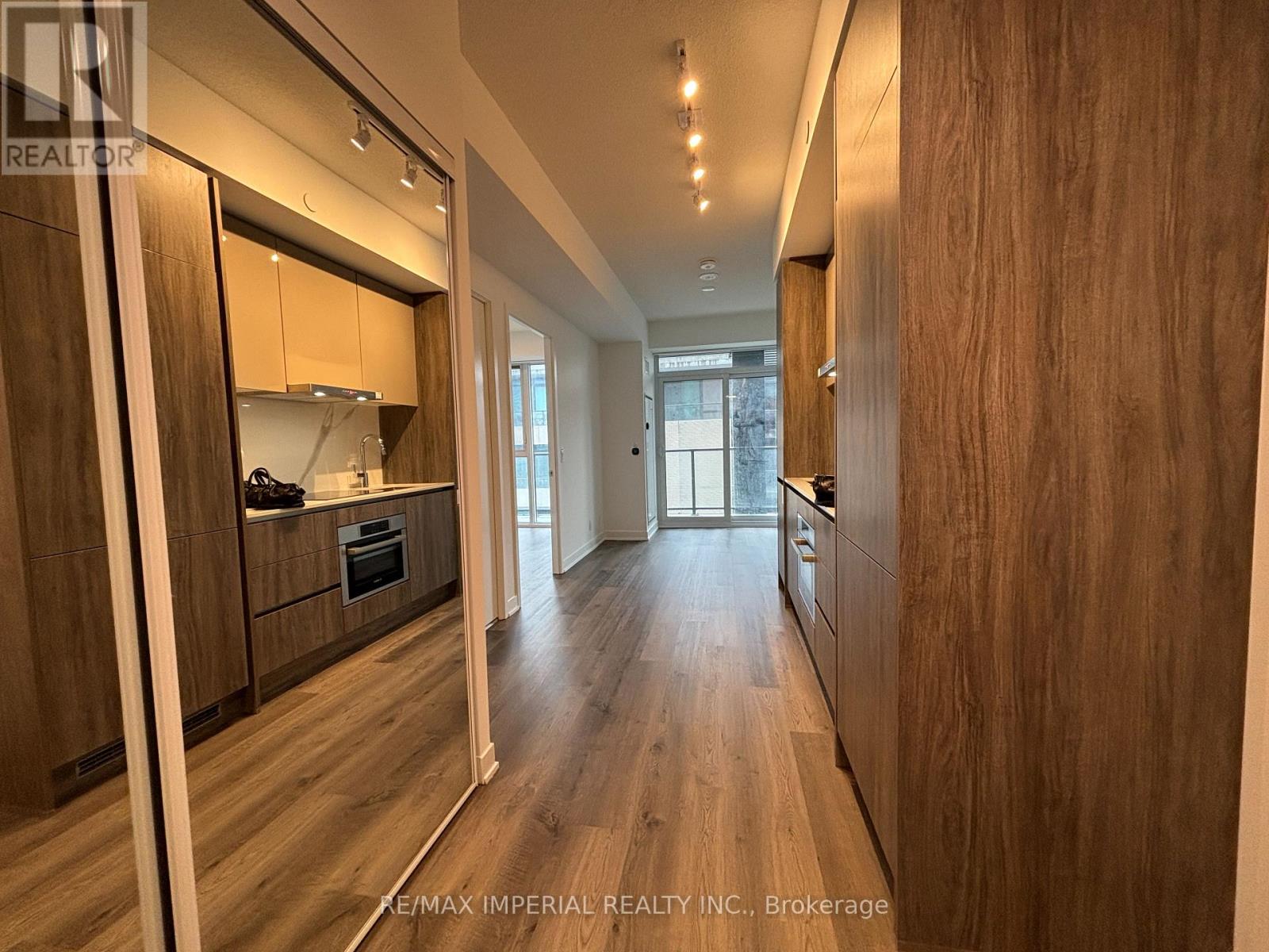 1815 - 180 Front Street E, Toronto, Ontario  M5A 0A9 - Photo 7 - C12933356